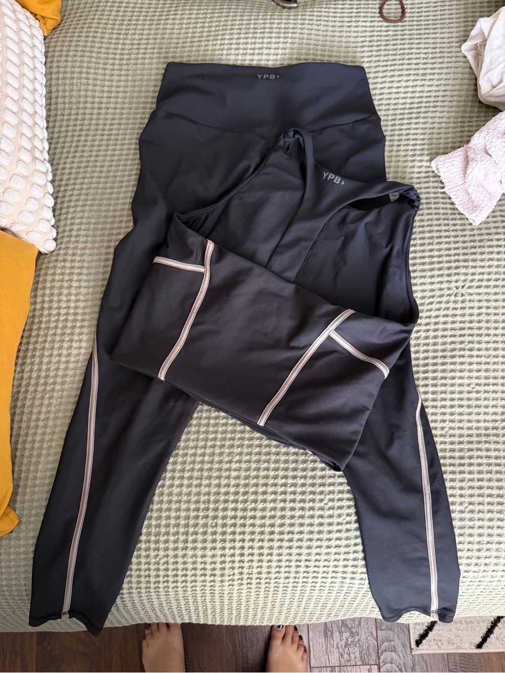 Abercrombie & Fitch Black workout set CURVE LOVE.